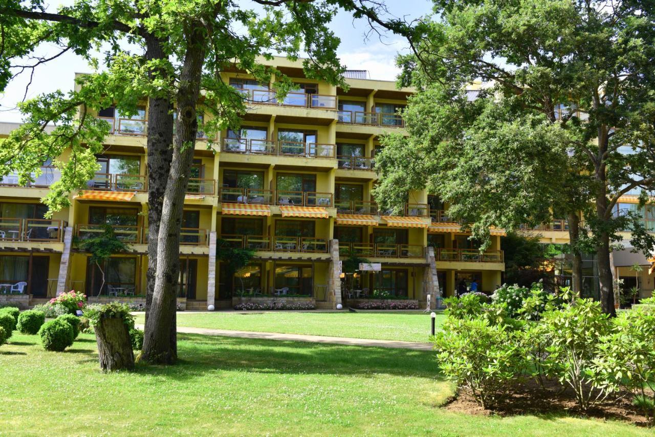 Les Magnolias Hotel Primorsko Exterior photo