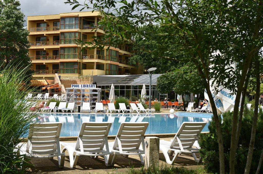 Les Magnolias Hotel Primorsko Exterior photo