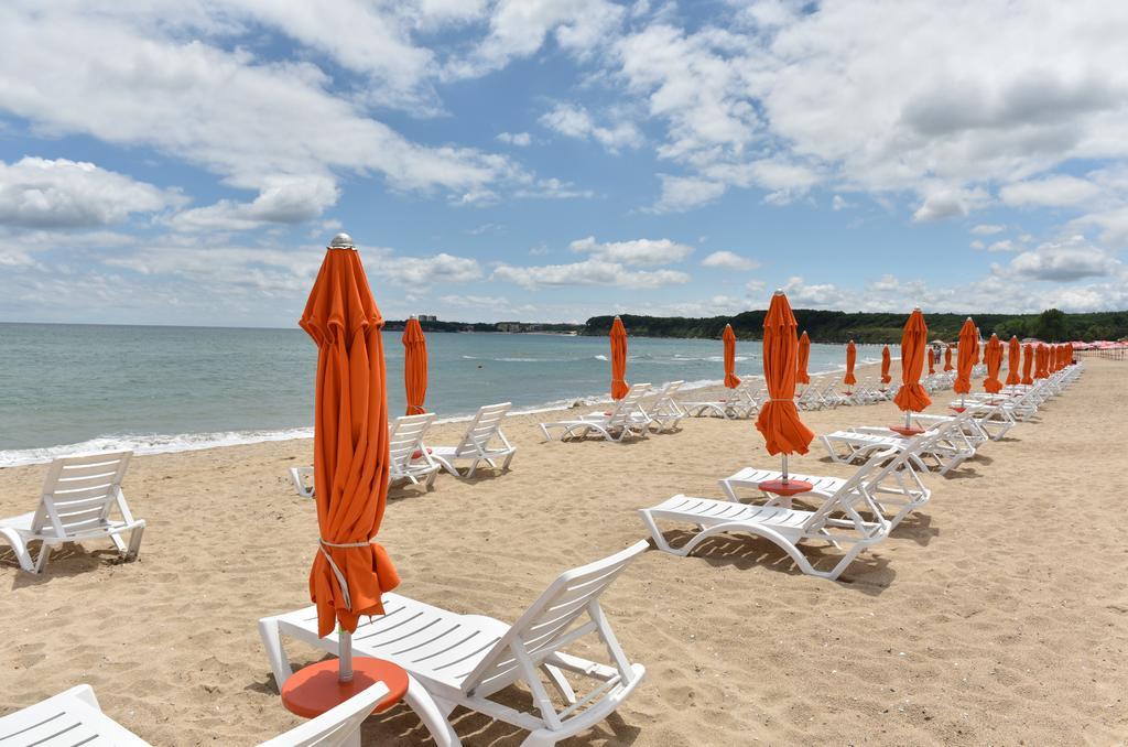 Les Magnolias Hotel Primorsko Exterior photo